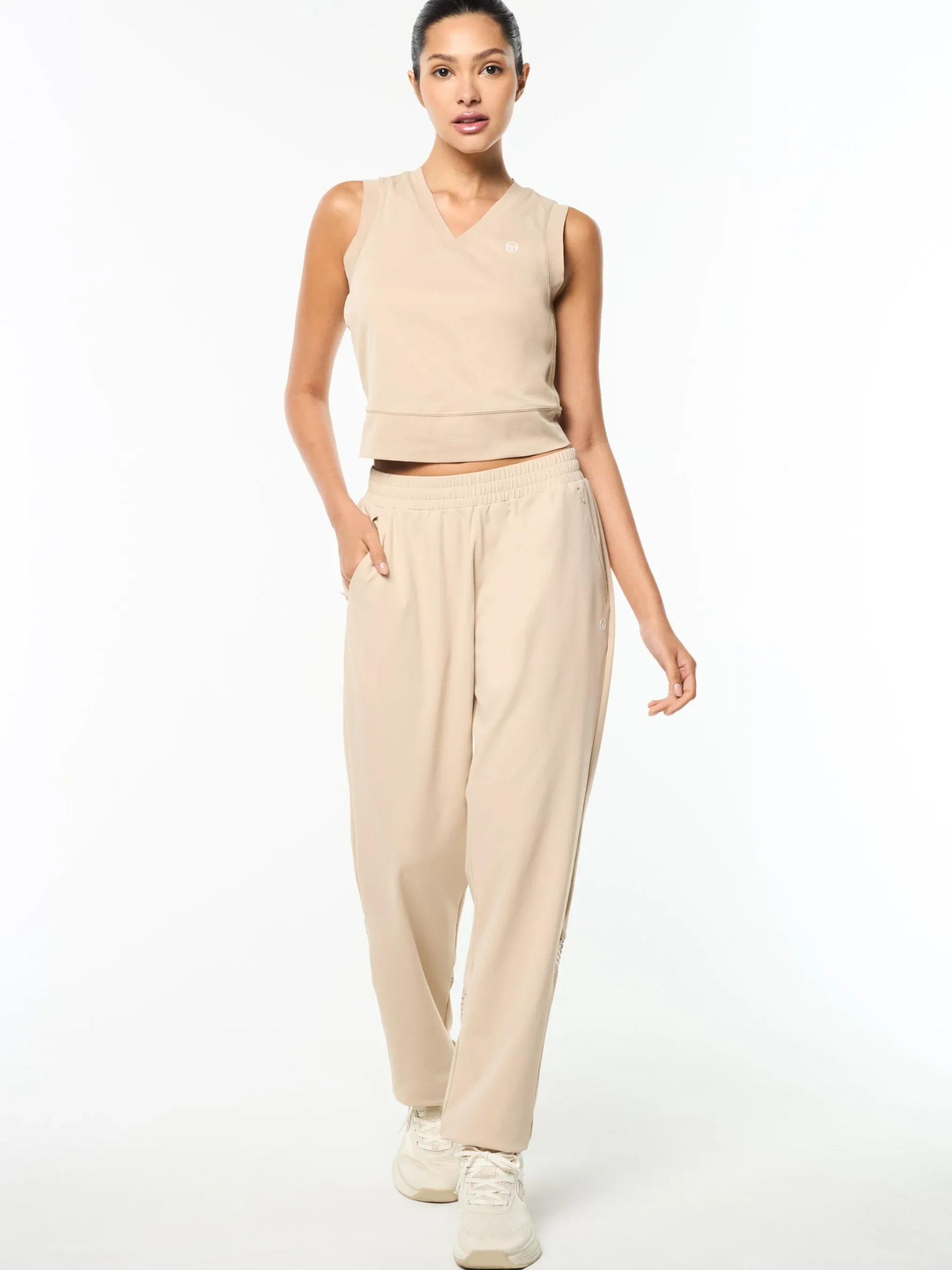 Noemi Pant- Humus